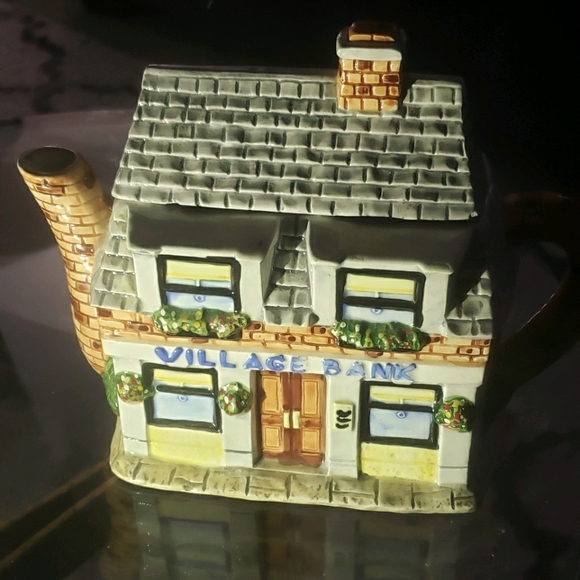OCI Omnibus Teapot - Picture 1 of 4